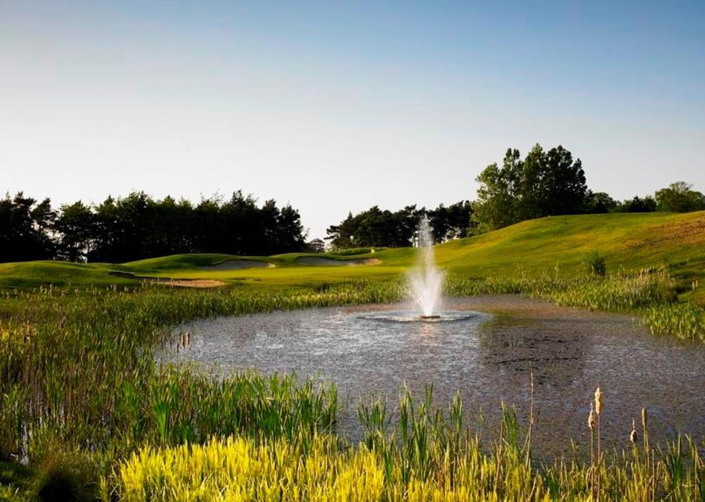 Tracy Park Hotel & Country Club Doynton Bagian luar foto